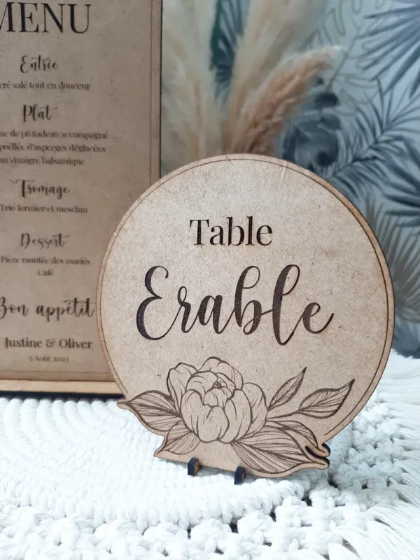 Menu et nom de table en bois personnalisés | Produit | Laser Spark | Objets de décoration et accessoires en gravure laser | Décoration pour votre intérieur et tous vos événements, idées cadeaux, accessoires originaux