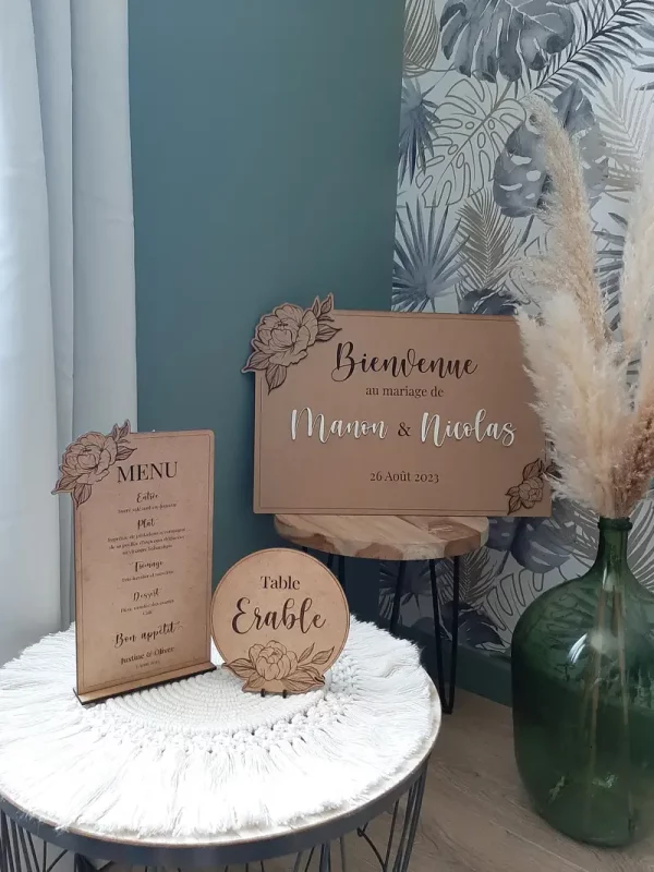 Menu et nom de table en bois personnalisés | Produit | Laser Spark | Objets de décoration et accessoires en gravure laser | Décoration pour votre intérieur et tous vos événements, idées cadeaux, accessoires originaux