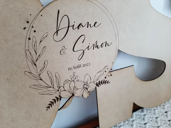 Livre d'or alternatif XXL initiales des mariés | Produit | Laser Spark | Objets de décoration et accessoires en gravure laser | Décoration pour votre intérieur et tous vos événements, idées cadeaux, accessoires originaux