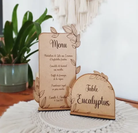 Menu et nom de table en bois personnalisés | Produit | Laser Spark | Objets de décoration et accessoires en gravure laser | Décoration pour votre intérieur et tous vos événements, idées cadeaux, accessoires originaux