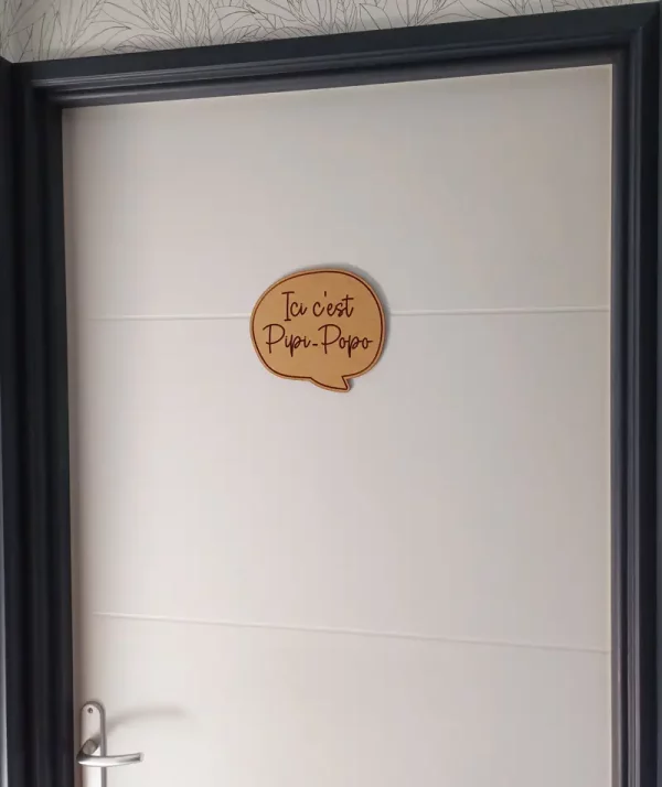 Panneau de porte humoristique en forme de bulle de BD | Produit | Laser Spark | Objets de décoration et accessoires en gravure laser | Décoration pour votre intérieur et tous vos événements, idées cadeaux, accessoires originaux