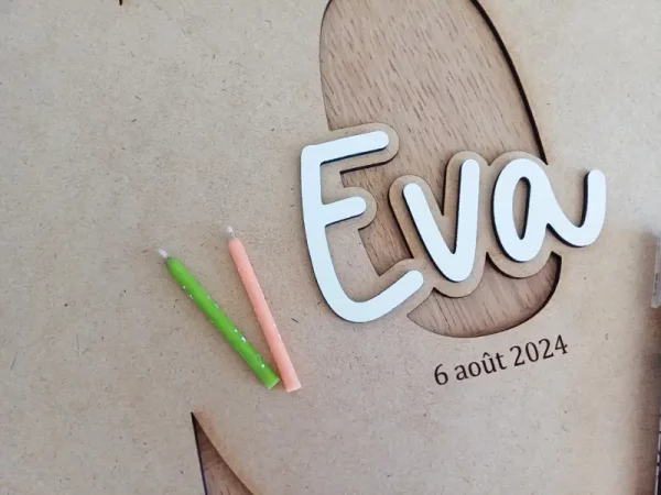 Livre d'or d'anniversaire en bois découpé à la forme de l'âge | Produit | Laser Spark | Objets de décoration et accessoires en gravure laser | Décoration pour votre intérieur et tous vos événements, idées cadeaux, accessoires originaux