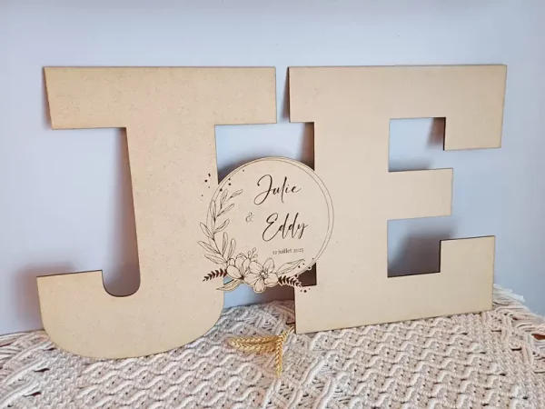 Livre d'or alternatif XXL initiales des mariés | Produit | Laser Spark | Objets de décoration et accessoires en gravure laser | Décoration pour votre intérieur et tous vos événements, idées cadeaux, accessoires originaux