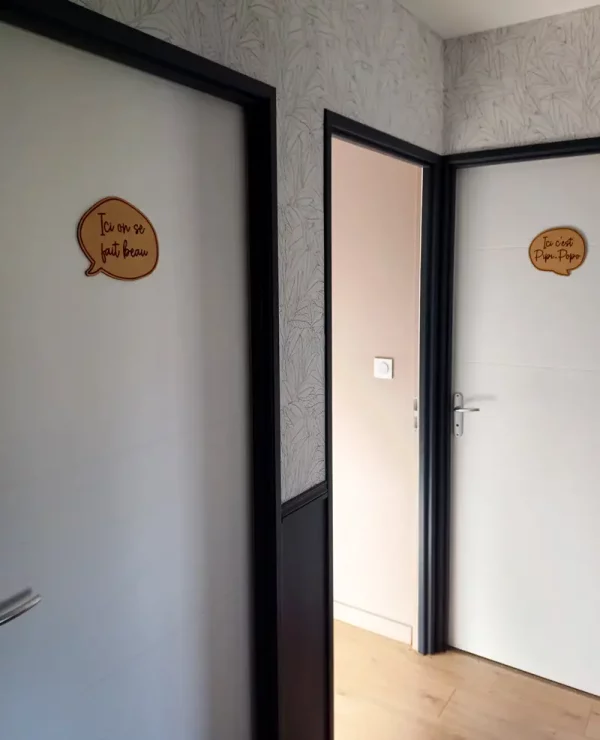 Panneau de porte humoristique en forme de bulle de BD | Produit | Laser Spark | Objets de décoration et accessoires en gravure laser | Décoration pour votre intérieur et tous vos événements, idées cadeaux, accessoires originaux