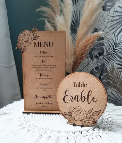 Menu et nom de table en bois personnalisés | Produit | Laser Spark | Objets de décoration et accessoires en gravure laser | Décoration pour votre intérieur et tous vos événements, idées cadeaux, accessoires originaux