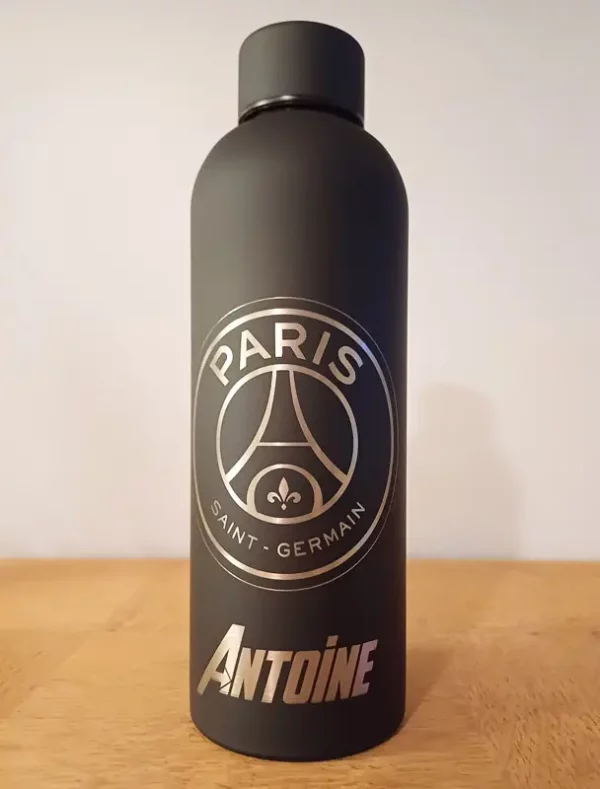Gourde personnalisée foot | Produit | Laser Spark | Objets de décoration et accessoires en gravure laser | Décoration pour votre intérieur et tous vos événements, idées cadeaux, accessoires originaux