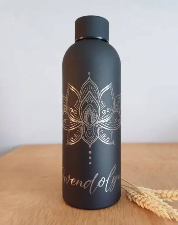 Gourde personnalisée zen | Produit | Laser Spark | Objets de décoration et accessoires en gravure laser | Décoration pour votre intérieur et tous vos événements, idées cadeaux, accessoires originaux