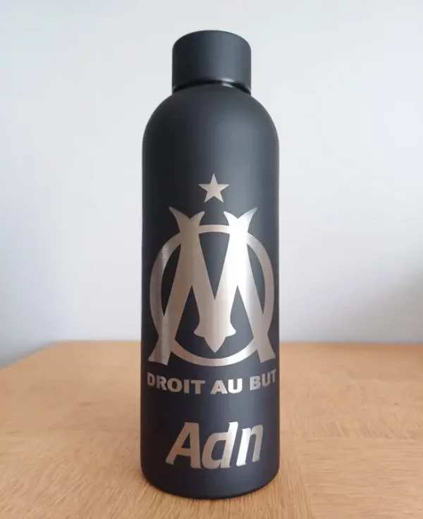 Gourde personnalisée foot | Produit | Laser Spark | Objets de décoration et accessoires en gravure laser | Décoration pour votre intérieur et tous vos événements, idées cadeaux, accessoires originaux