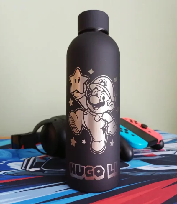 Gourde personnalisée gamers jeux vidéo | Produit | Laser Spark | Objets de décoration et accessoires en gravure laser | Décoration pour votre intérieur et tous vos événements, idées cadeaux, accessoires originaux