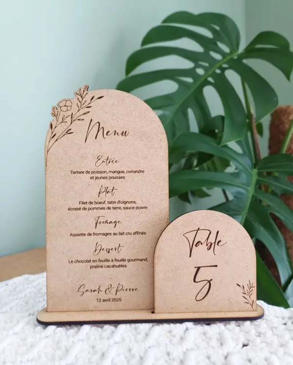 Présentoir bois menu avec numéro de table | Produit | Laser Spark | Objets de décoration et accessoires en gravure laser | Décoration pour votre intérieur et tous vos événements, idées cadeaux, accessoires originaux