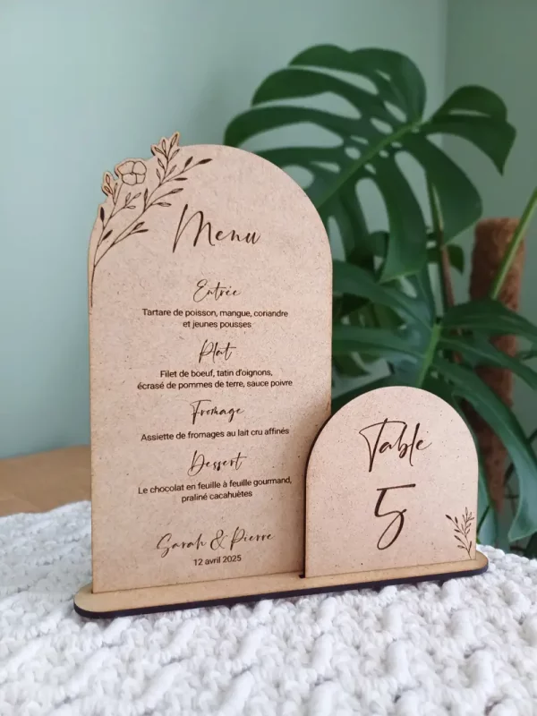 Présentoir bois menu avec numéro de table | Produit | Laser Spark | Objets de décoration et accessoires en gravure laser | Décoration pour votre intérieur et tous vos événements, idées cadeaux, accessoires originaux